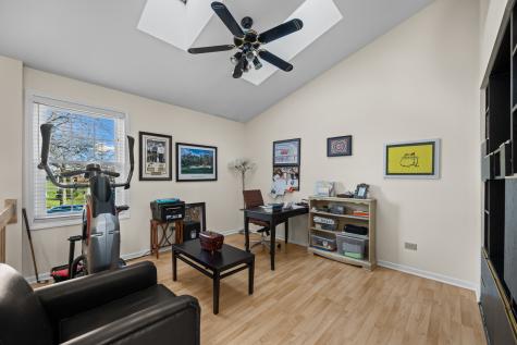 1376 Longacre Lane Wheeling IL 60090