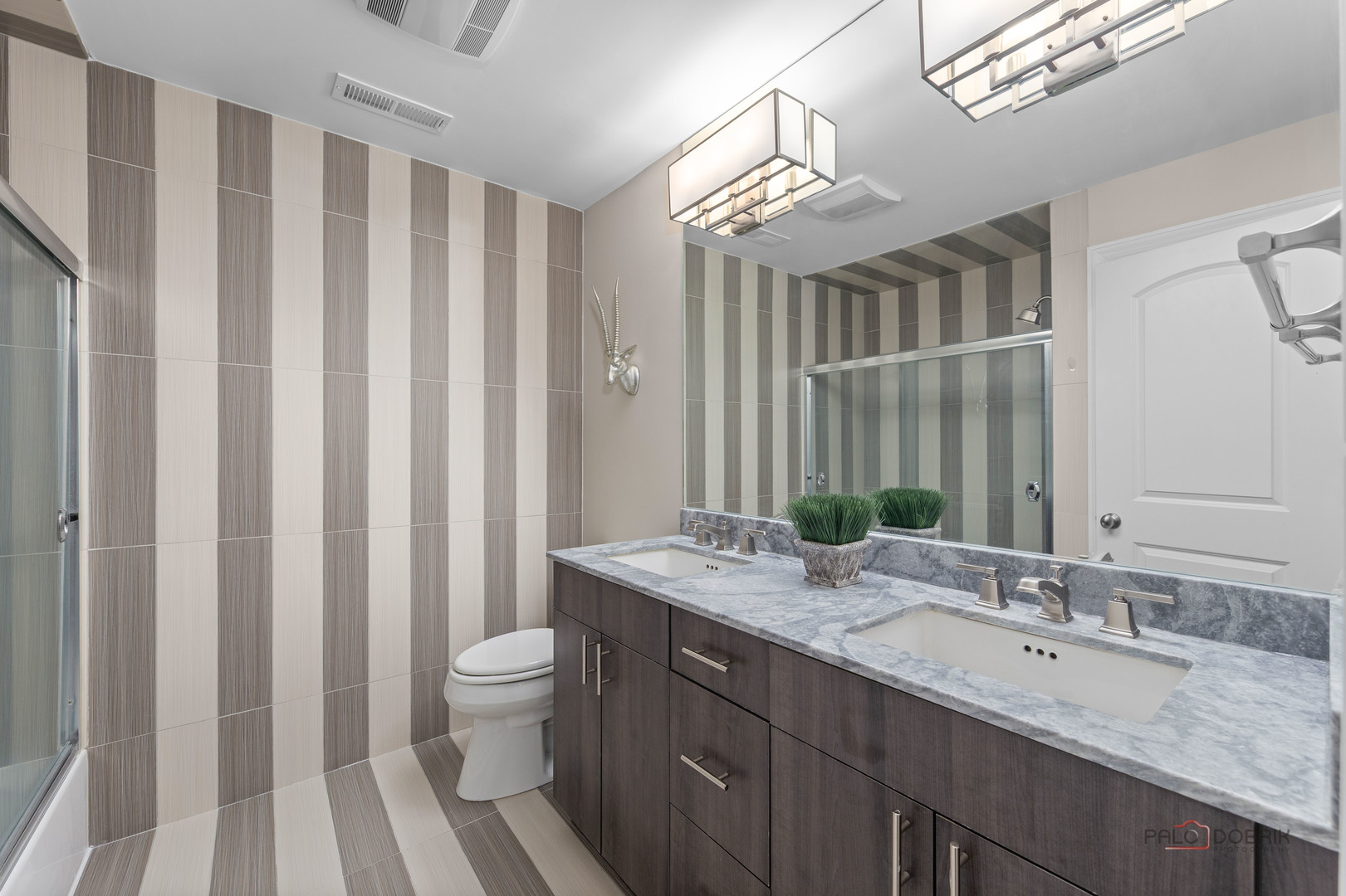 2 North Tower Road Oak Brook IL 60523