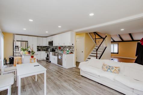 211 West Hanover Place Mount Prospect IL 60056