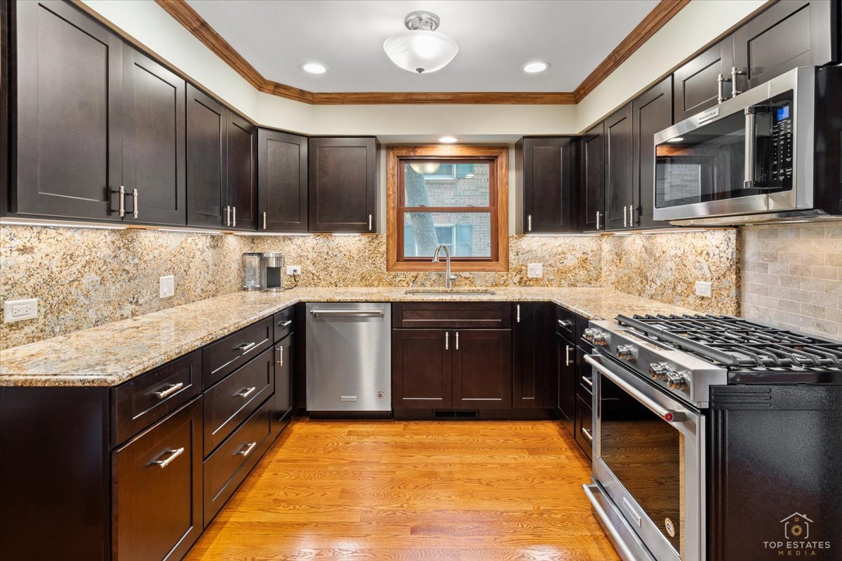 615 Windham Lane Naperville IL 60563