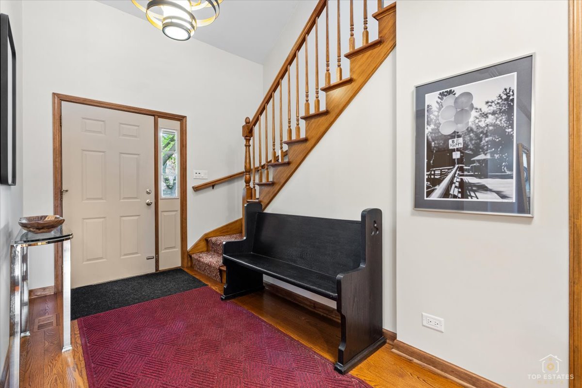 615 Windham Lane Naperville IL 60563