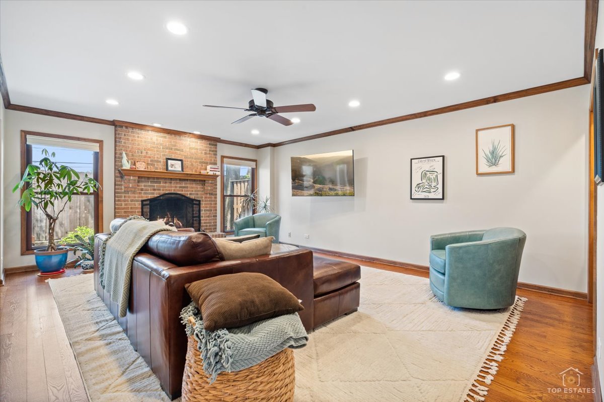 615 Windham Lane Naperville IL 60563