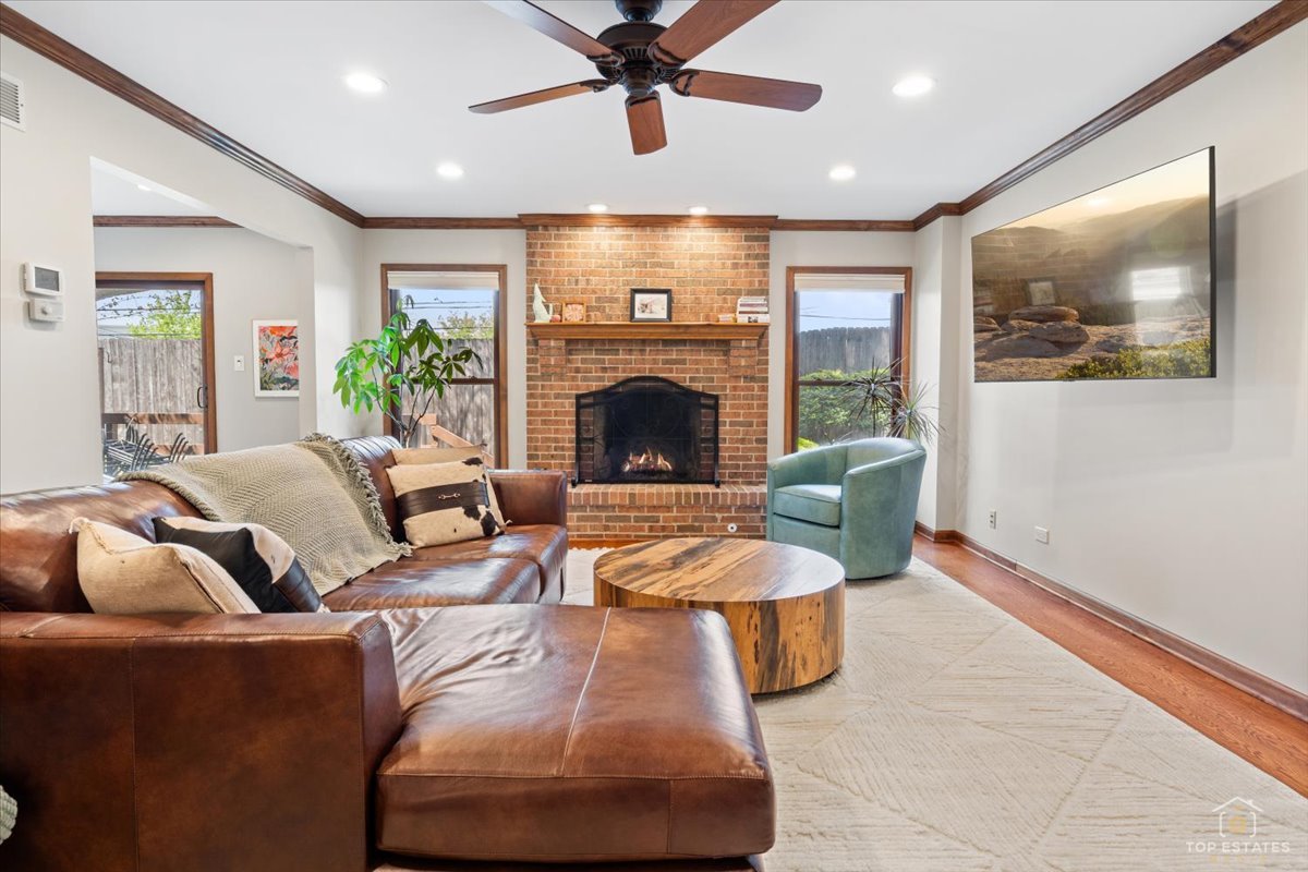 615 Windham Lane Naperville IL 60563
