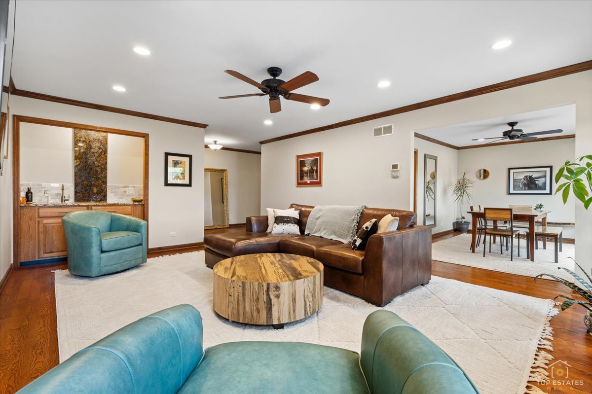 615 Windham Lane Naperville IL 60563