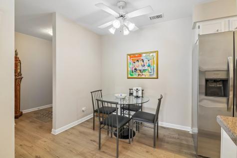 4050 Dundee Road Northbrook IL 60062