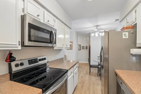 4050 Dundee Road Northbrook IL 60062