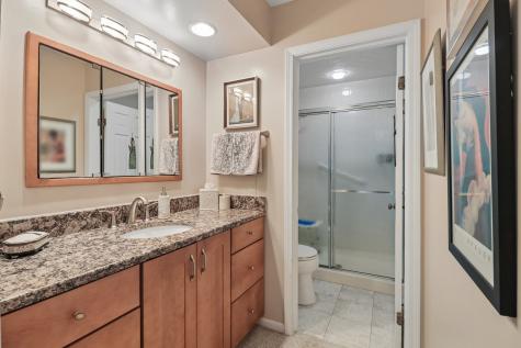 4050 Dundee Road Northbrook IL 60062