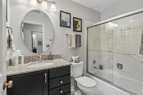 4050 Dundee Road Northbrook IL 60062