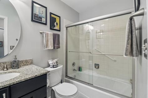 4050 Dundee Road Northbrook IL 60062