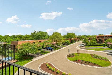 4050 Dundee Road Northbrook IL 60062