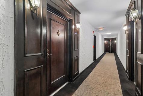 4050 Dundee Road Northbrook IL 60062
