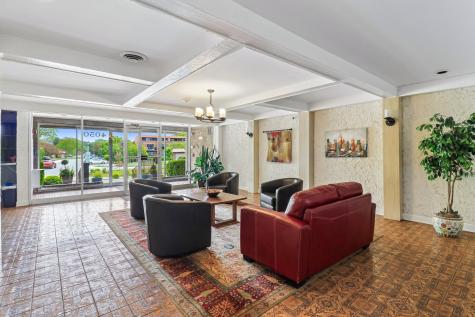 4050 Dundee Road Northbrook IL 60062
