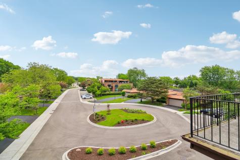 4050 Dundee Road Northbrook IL 60062