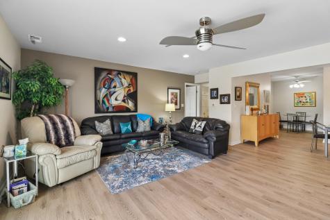 4050 Dundee Road Northbrook IL 60062