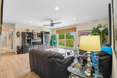 4050 Dundee Road Northbrook IL 60062