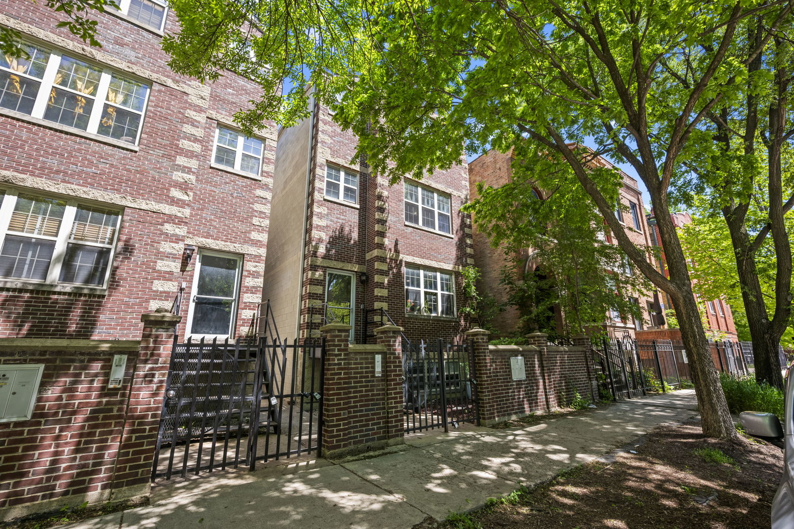 2710 West Haddon Avenue Chicago IL 60622