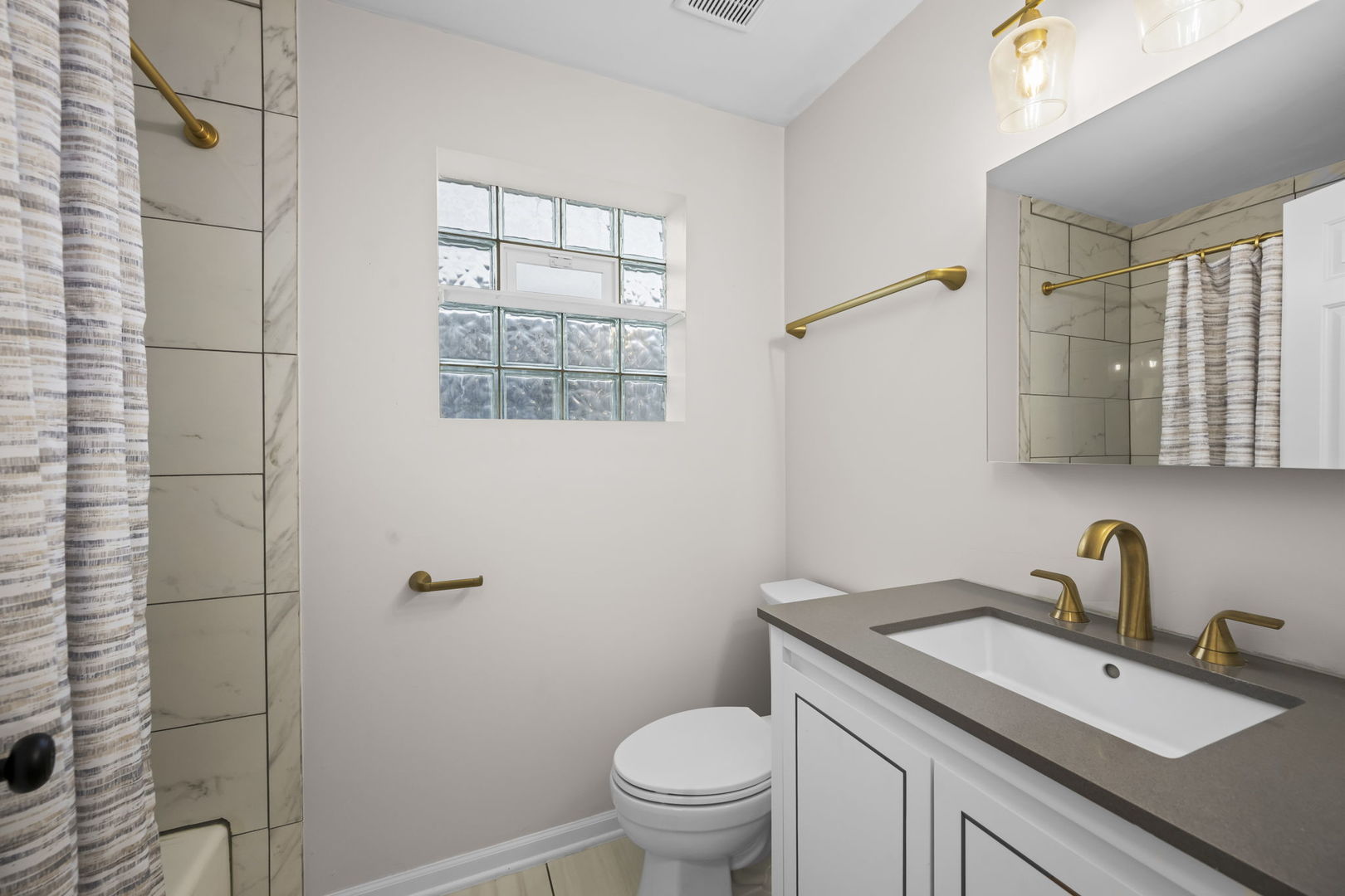 2710 West Haddon Avenue Chicago IL 60622