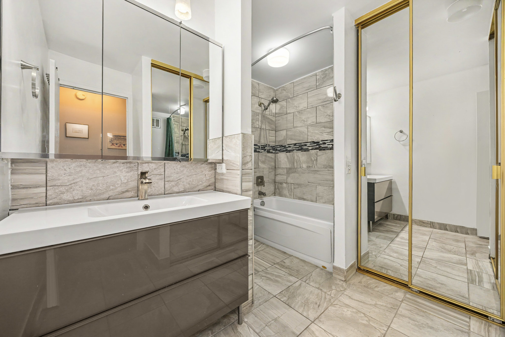 4170 North Marine Drive Chicago IL 60613