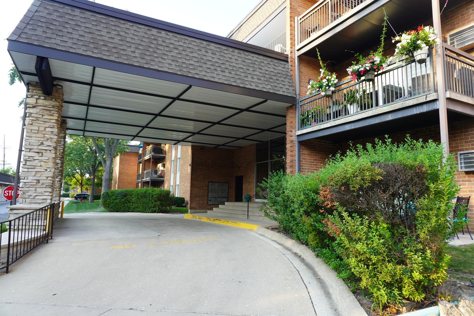 4250 Saratoga Avenue Downers Grove IL 60515