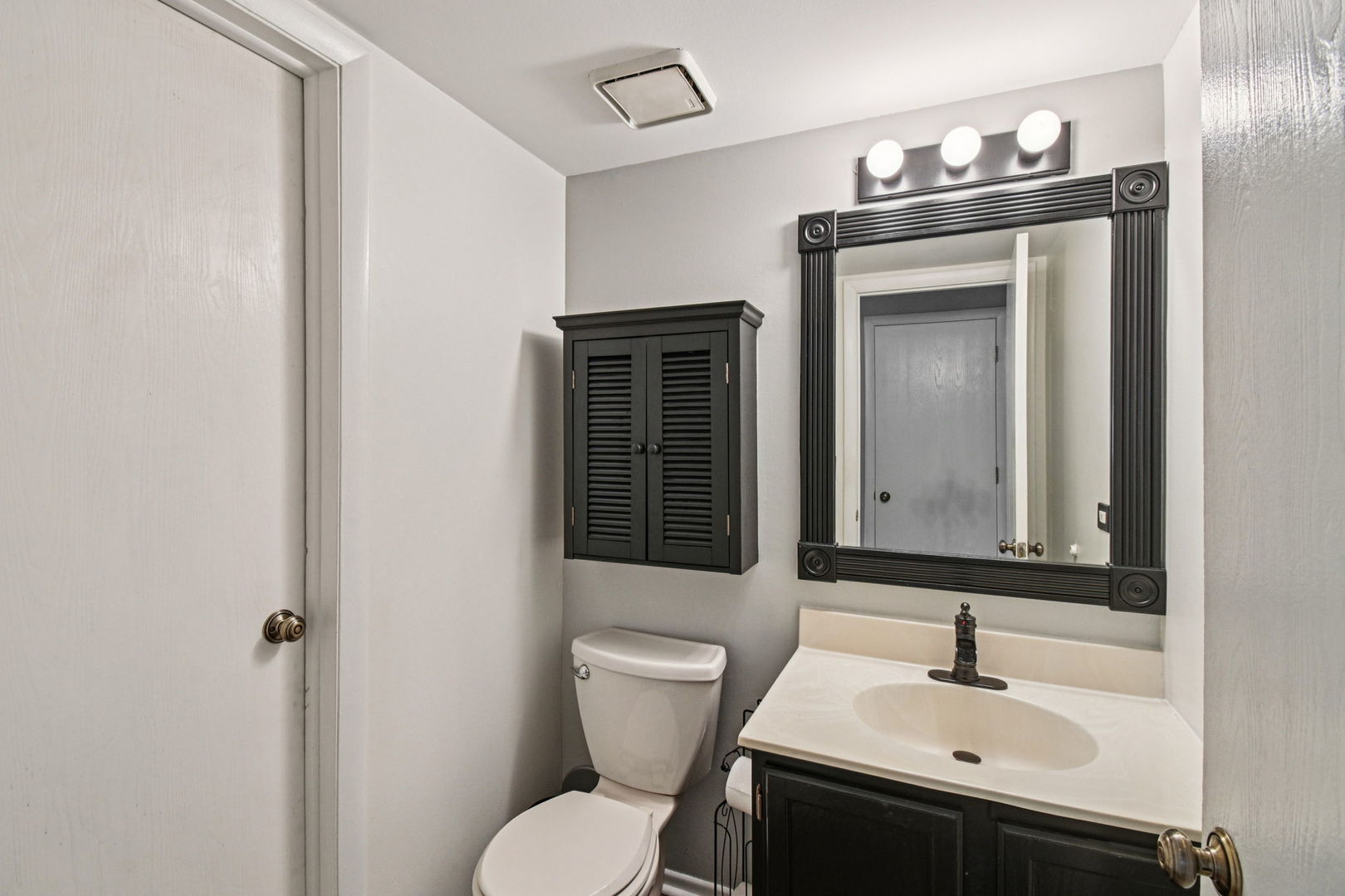 2466 Brunswick Circle Woodridge IL 60517