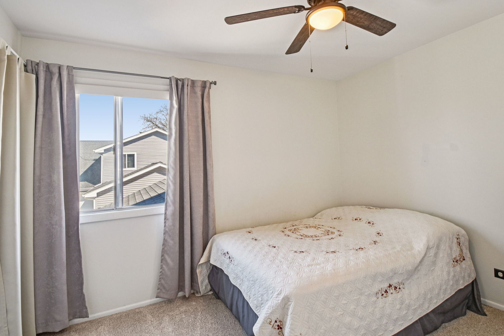 2466 Brunswick Circle Woodridge IL 60517