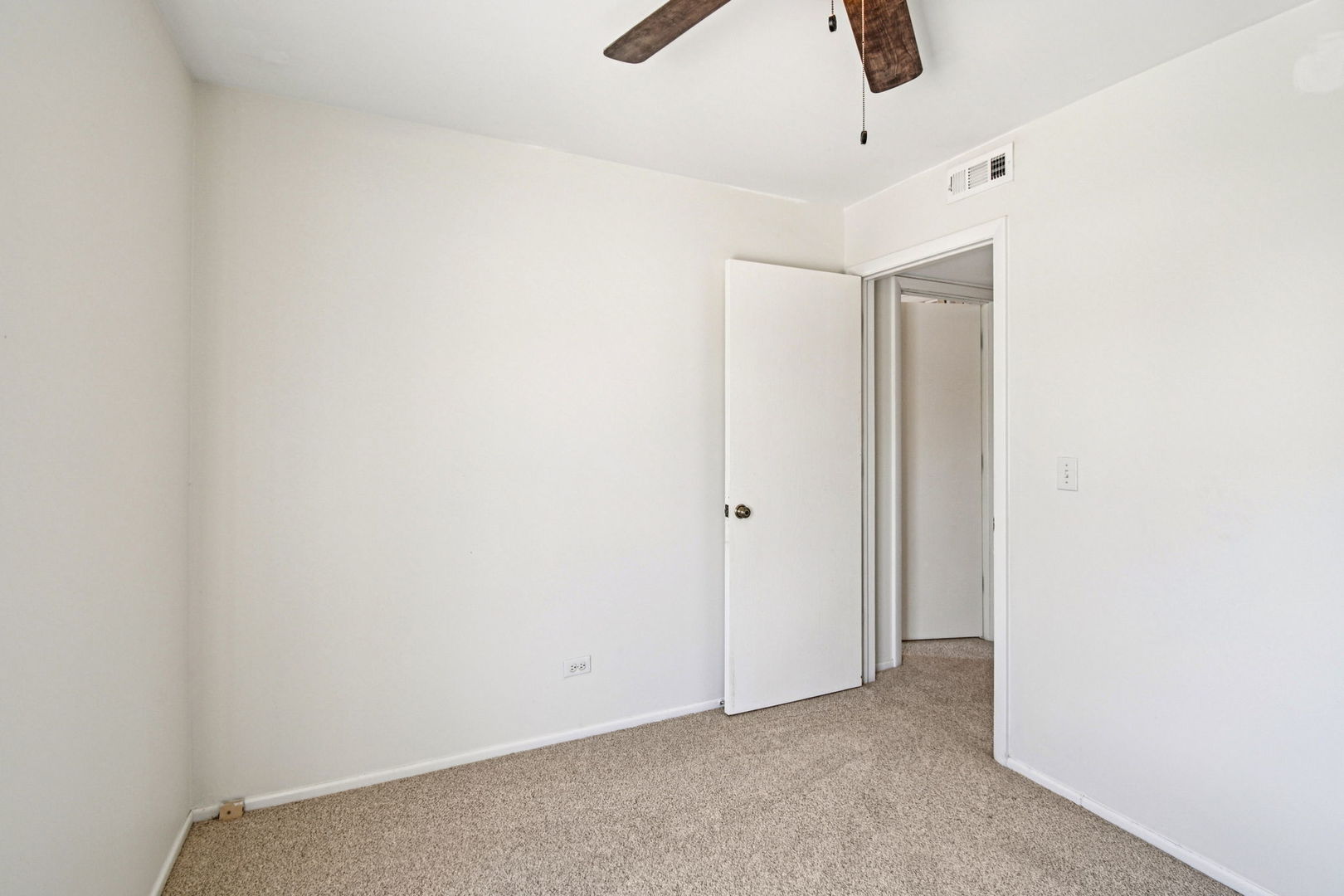 2466 Brunswick Circle Woodridge IL 60517