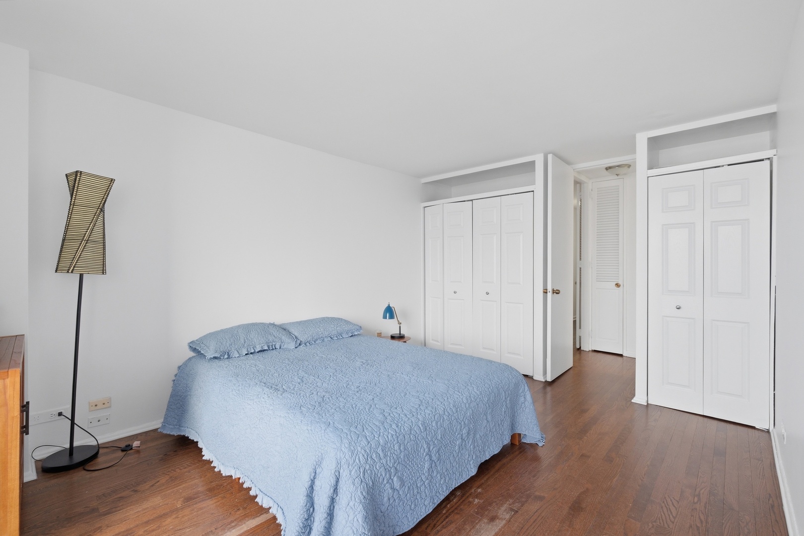 720 West Gordon Terrace Chicago IL 60613
