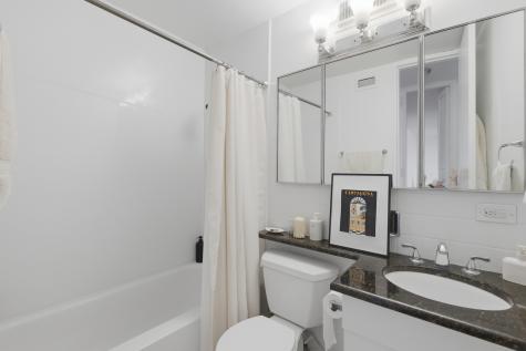 720 West Gordon Terrace Chicago IL 60613