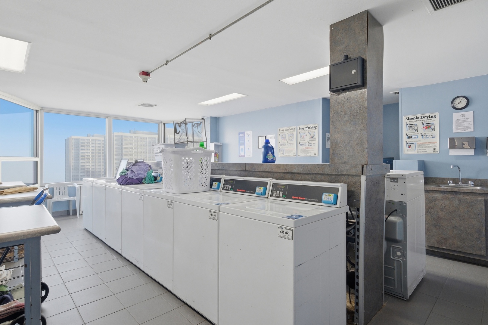 720 West Gordon Terrace Chicago IL 60613