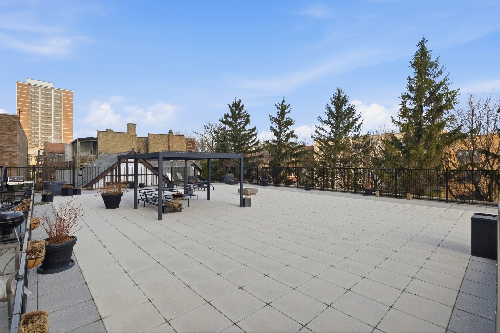 720 West Gordon Terrace Chicago IL 60613