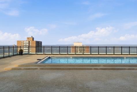 720 West Gordon Terrace Chicago IL 60613