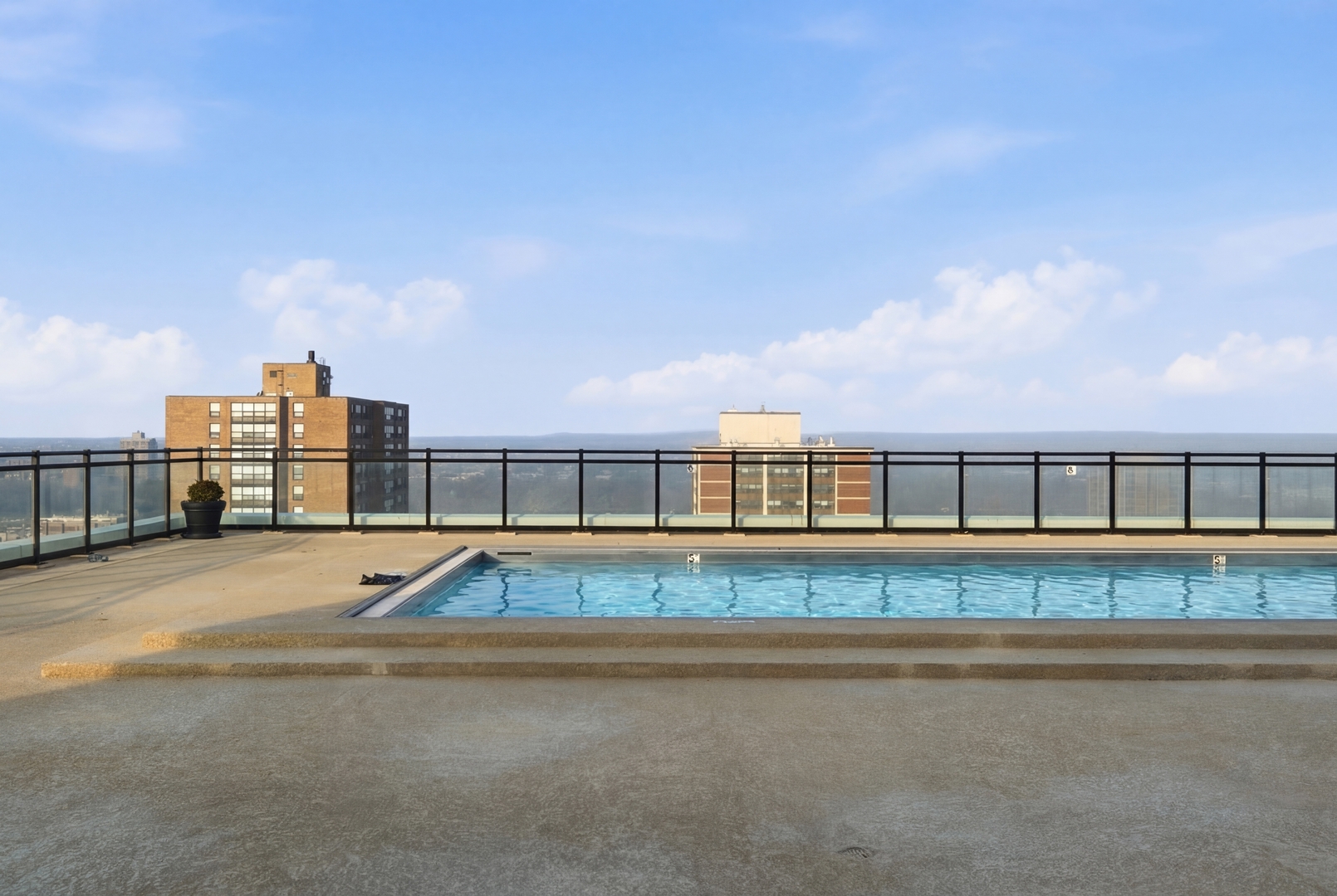 720 West Gordon Terrace Chicago IL 60613