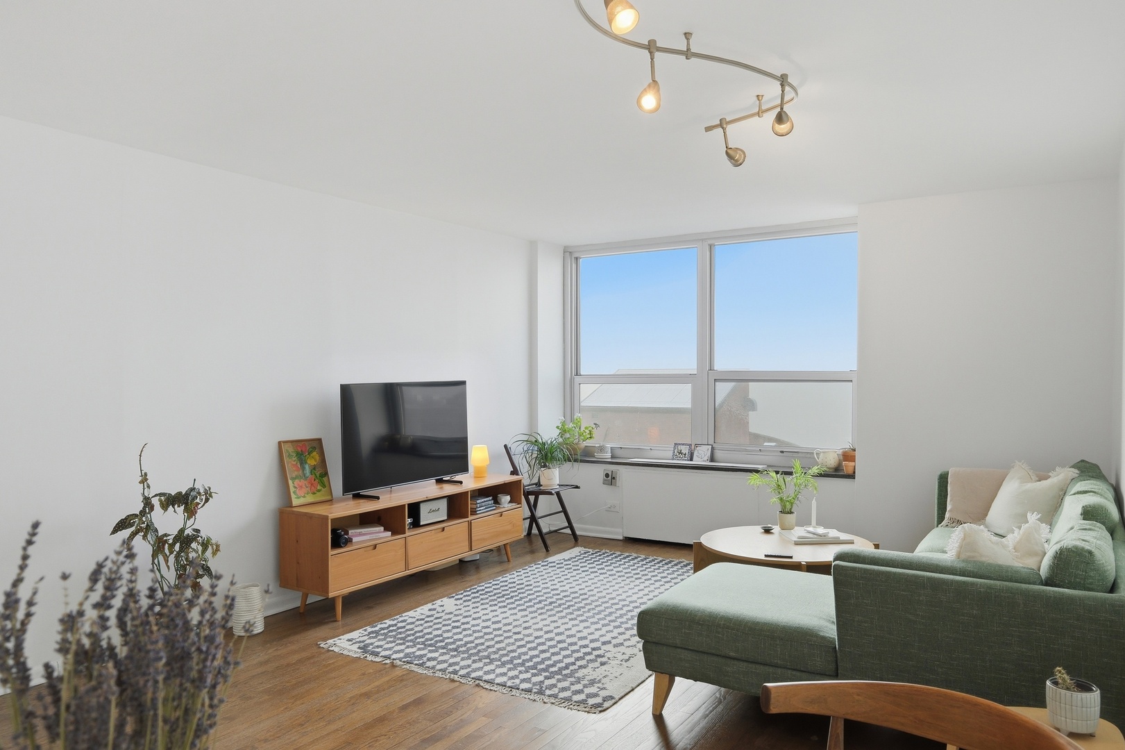 720 West Gordon Terrace Chicago IL 60613