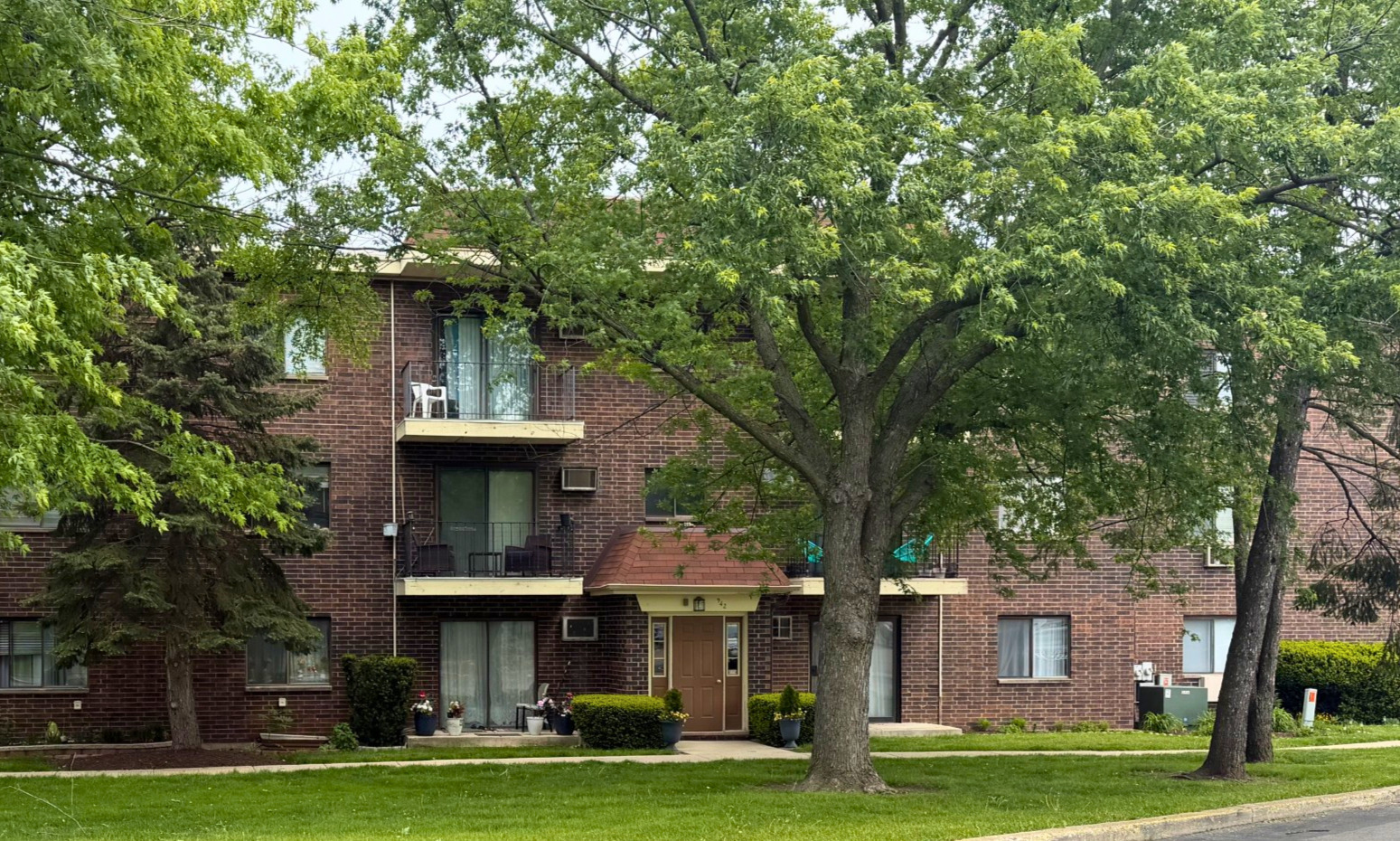 942 North Rohlwing Road Addison IL 60101