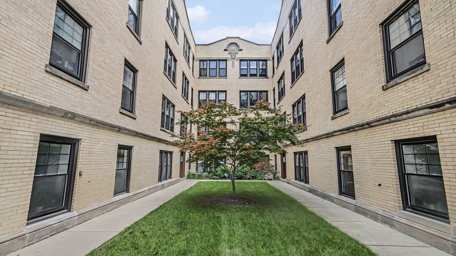 5623 North Wayne Avenue Chicago IL 60660