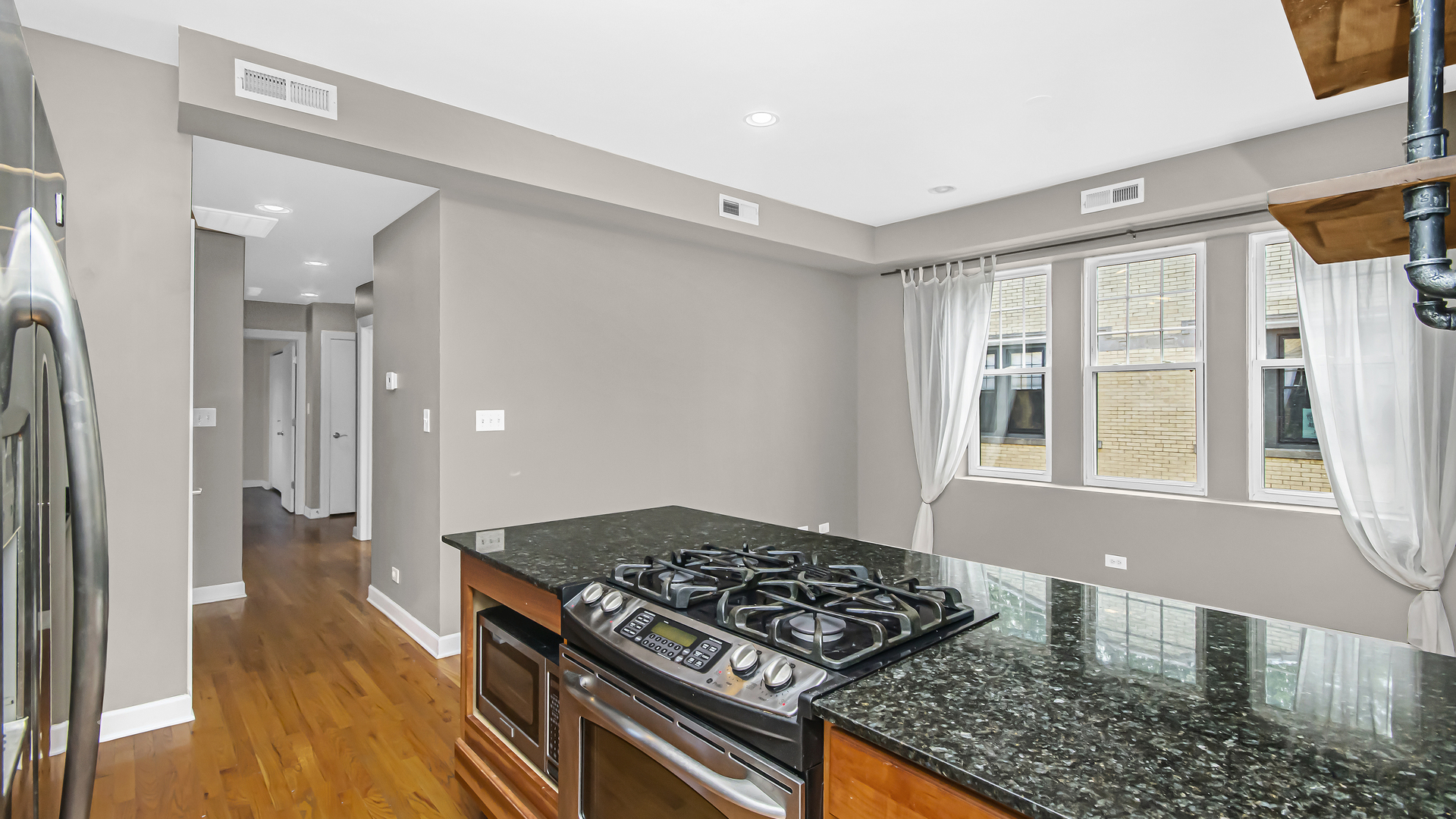 5623 North Wayne Avenue Chicago IL 60660
