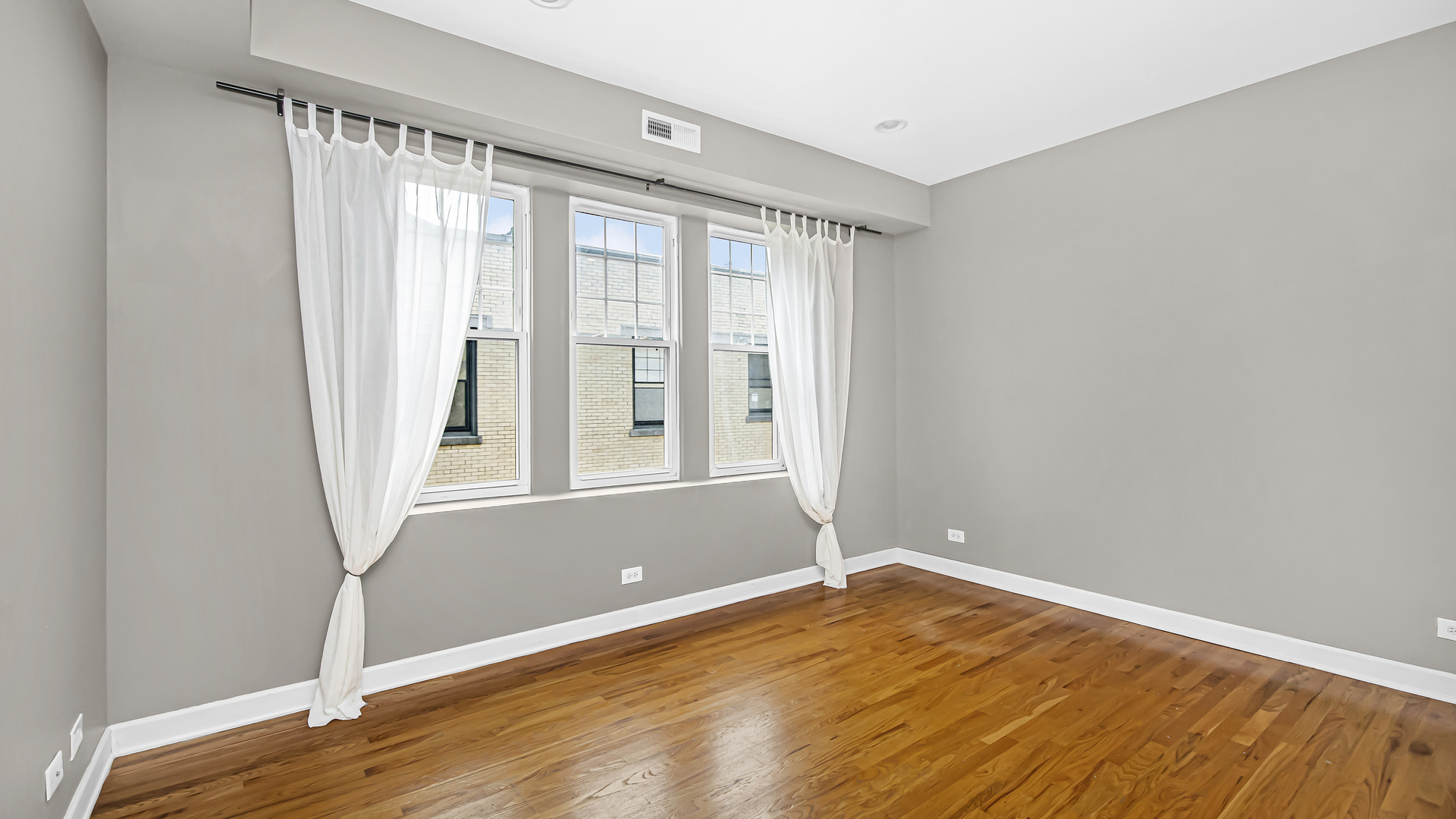 5623 North Wayne Avenue Chicago IL 60660