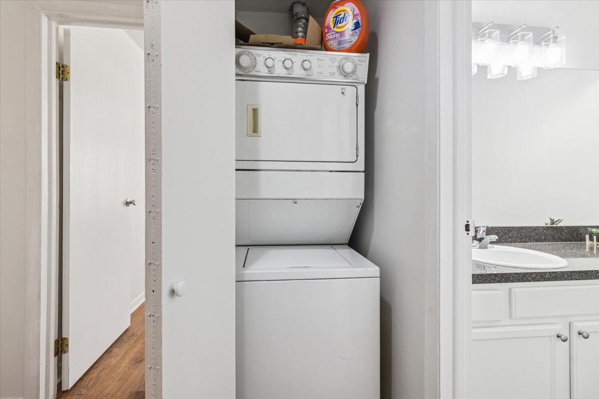 5817 Oakwood Drive Lisle IL 60532
