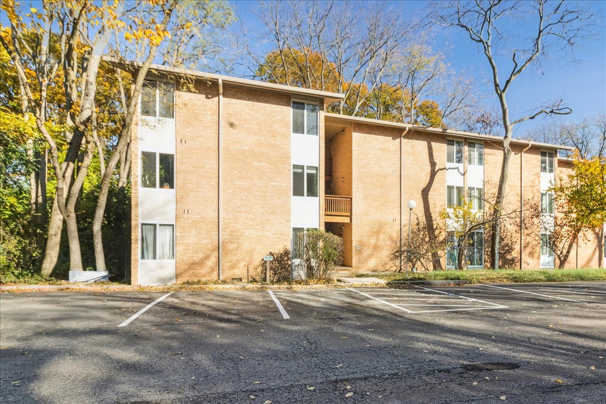 5817 Oakwood Drive Lisle IL 60532