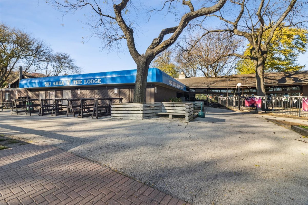 5817 Oakwood Drive Lisle IL 60532