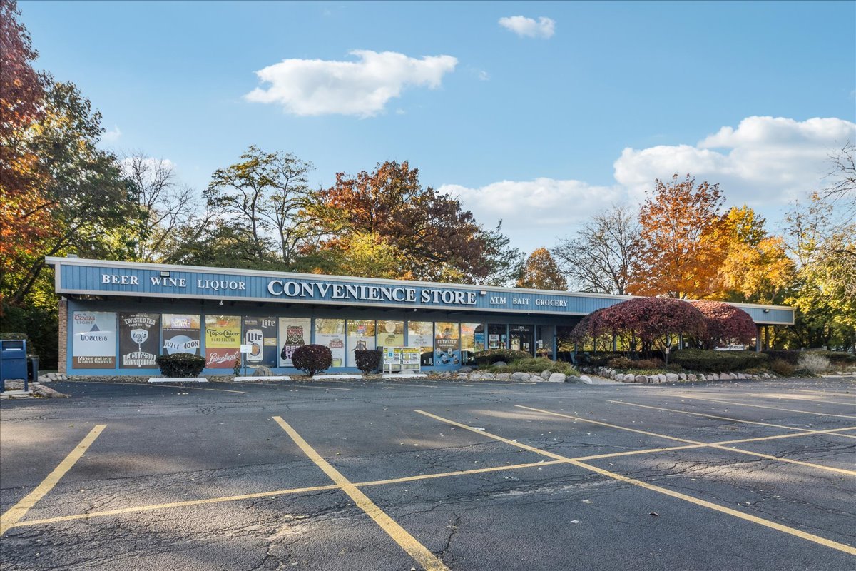 5817 Oakwood Drive Lisle IL 60532