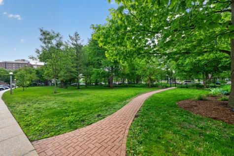 5443 South East View Park Chicago IL 60615
