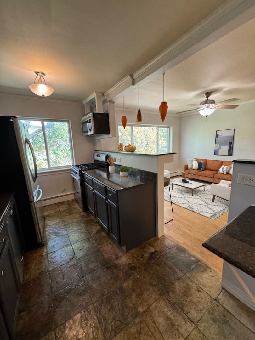 1441 West Farwell Avenue Chicago IL 60626