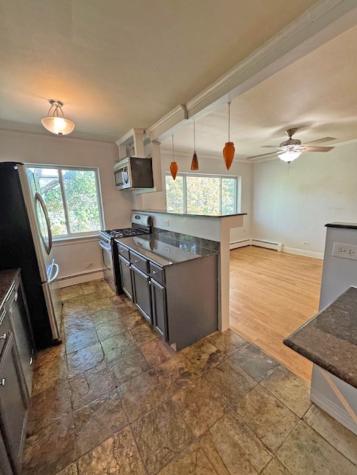 1441 West Farwell Avenue Chicago IL 60626