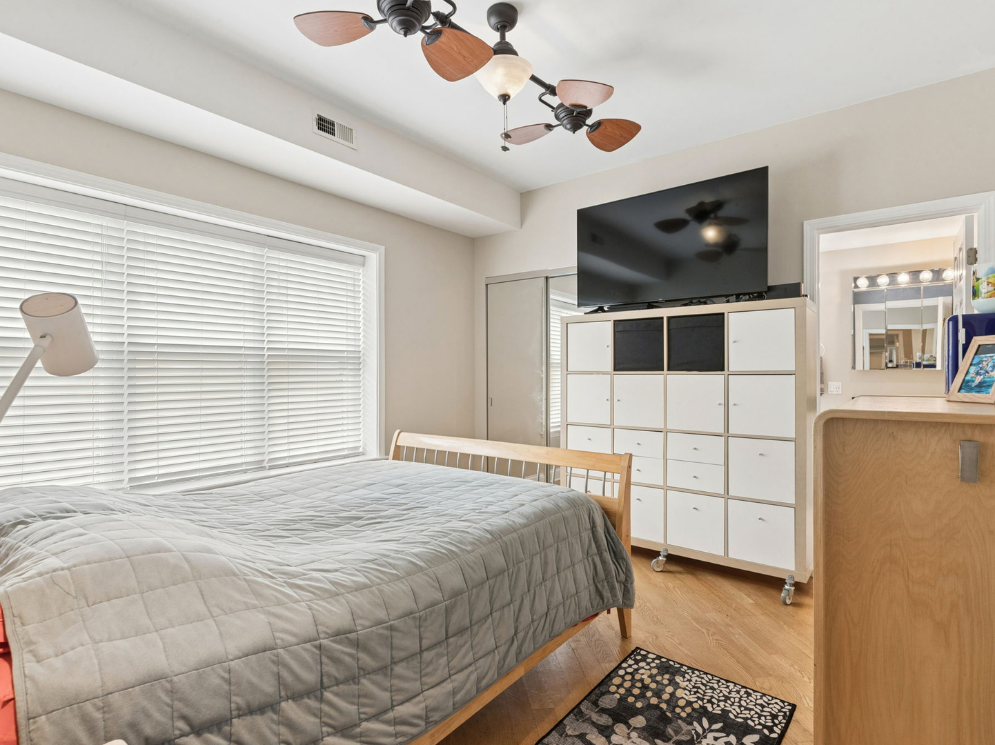 4650 North Saint Louis Avenue Chicago IL 60625