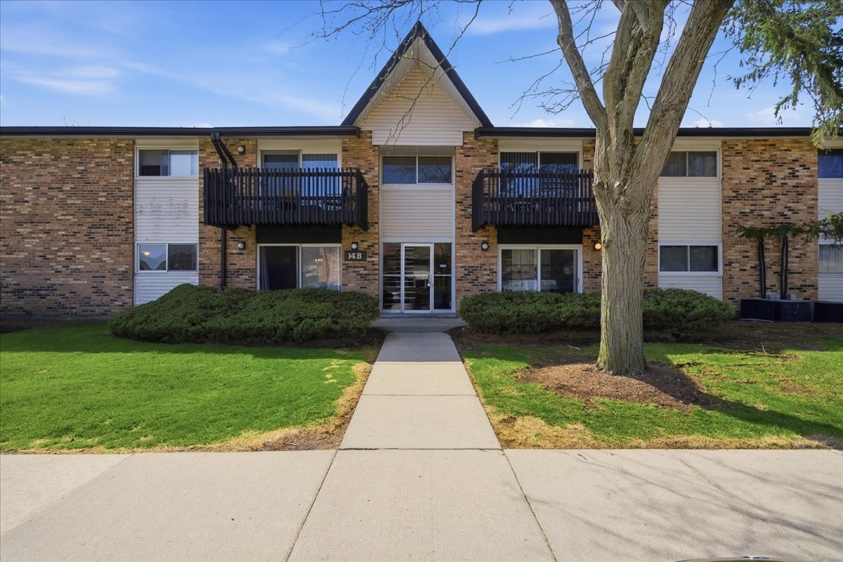 14B Kingery Quarter Willowbrook IL 60527