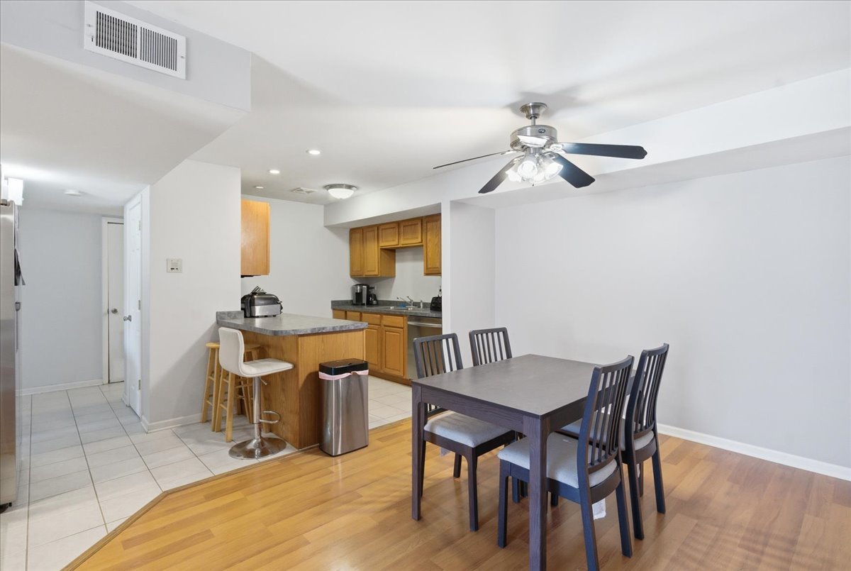 14B Kingery Quarter Willowbrook IL 60527
