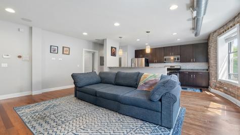 4442 North Damen Avenue Chicago IL 60625