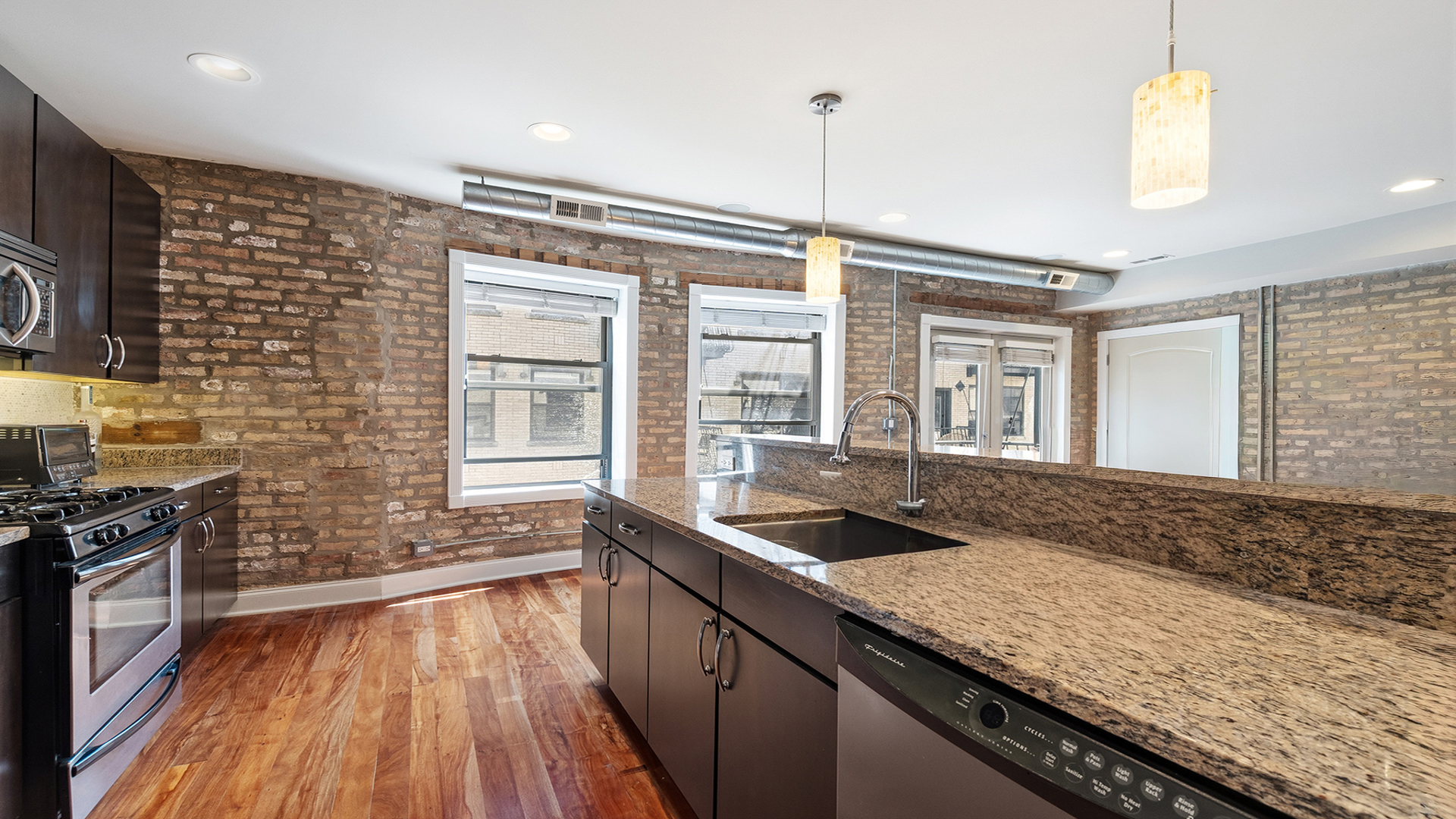 4442 North Damen Avenue Chicago IL 60625