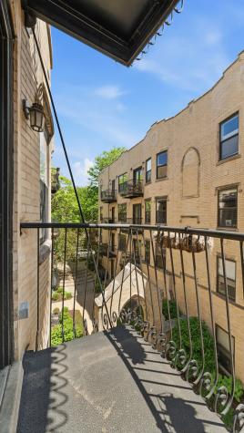 4442 North Damen Avenue Chicago IL 60625